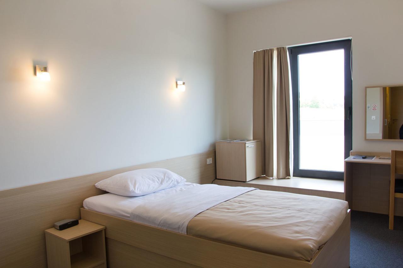 Hotel Lika Sjever Brinje Zewnętrze zdjęcie
